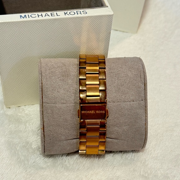 Michael Kors Women’s Rose Gold Ritz Watch - Picture 6 of 9